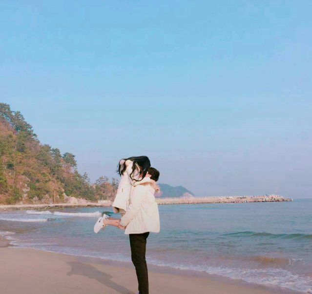 Có người bên cạnh, biển cũng trở nên hiền