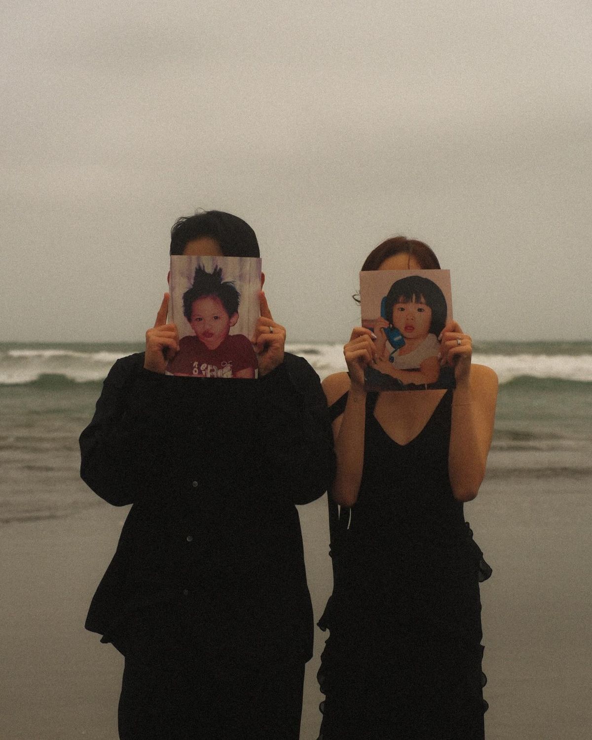 Gió, cát, nắng và hai người cùng hiện diện