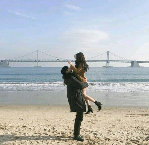 Gió thổi qua, lòng cũng nhẹ như mây