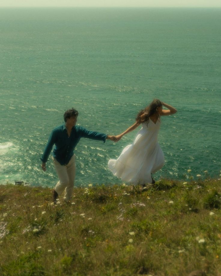 Giữa gió biển và ánh nắng là tình yêu