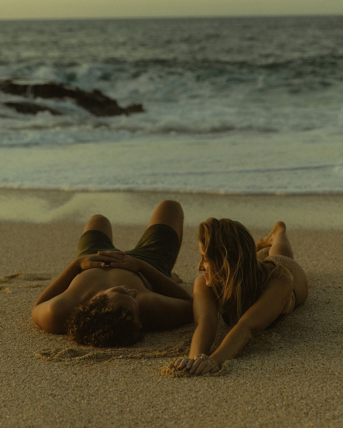 Một khung hình rộng nhưng chỉ cần hai người