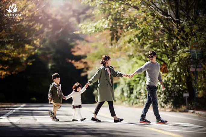 chup anh gia dinh 4 nguoi