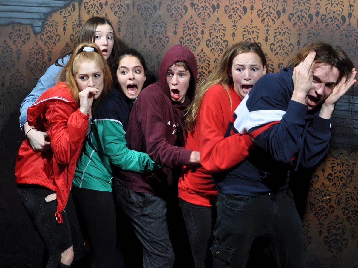 Ảnh nào cũng ngập tiếng cười