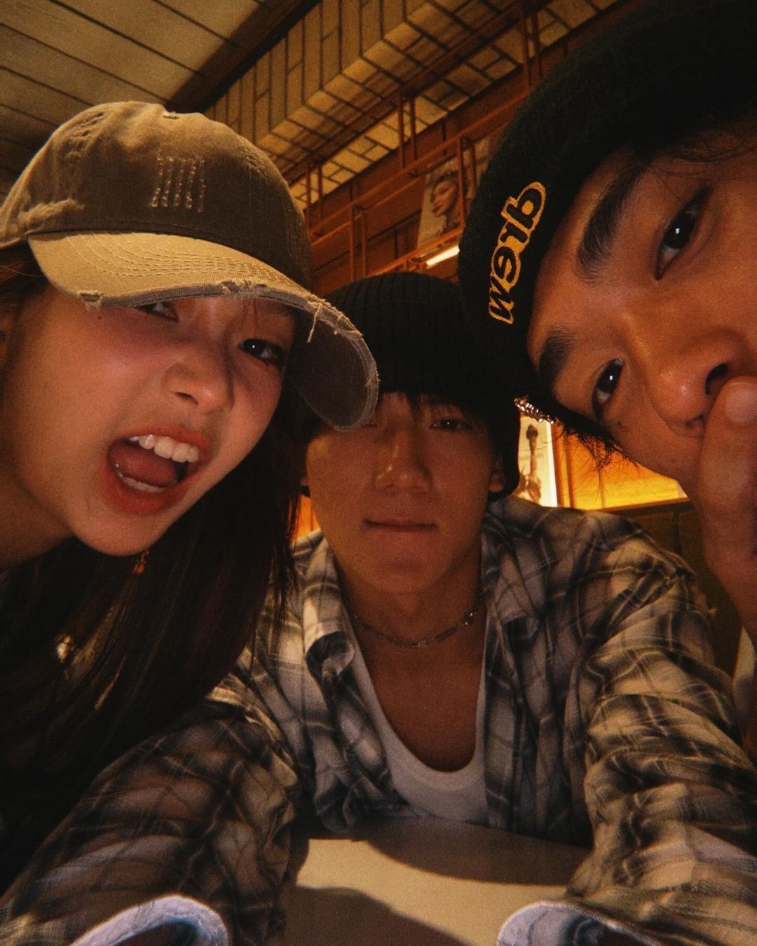 Chụp ảnh mà như đang đóng phim hài