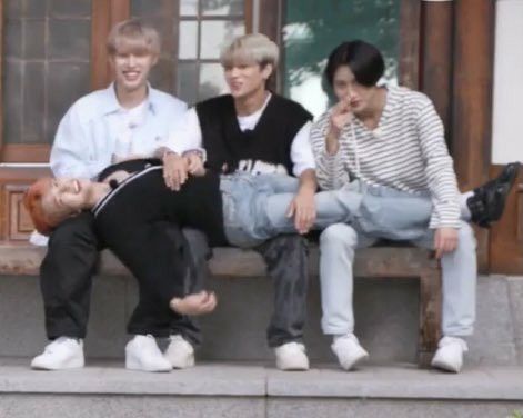 Nhóm mình thích tự biên tự diễn