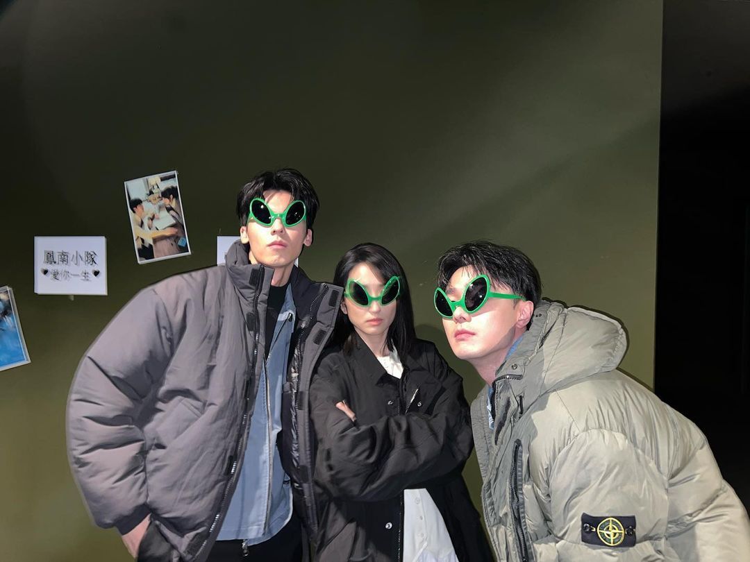 Tạo dáng kiểu gì cũng thành trò cười