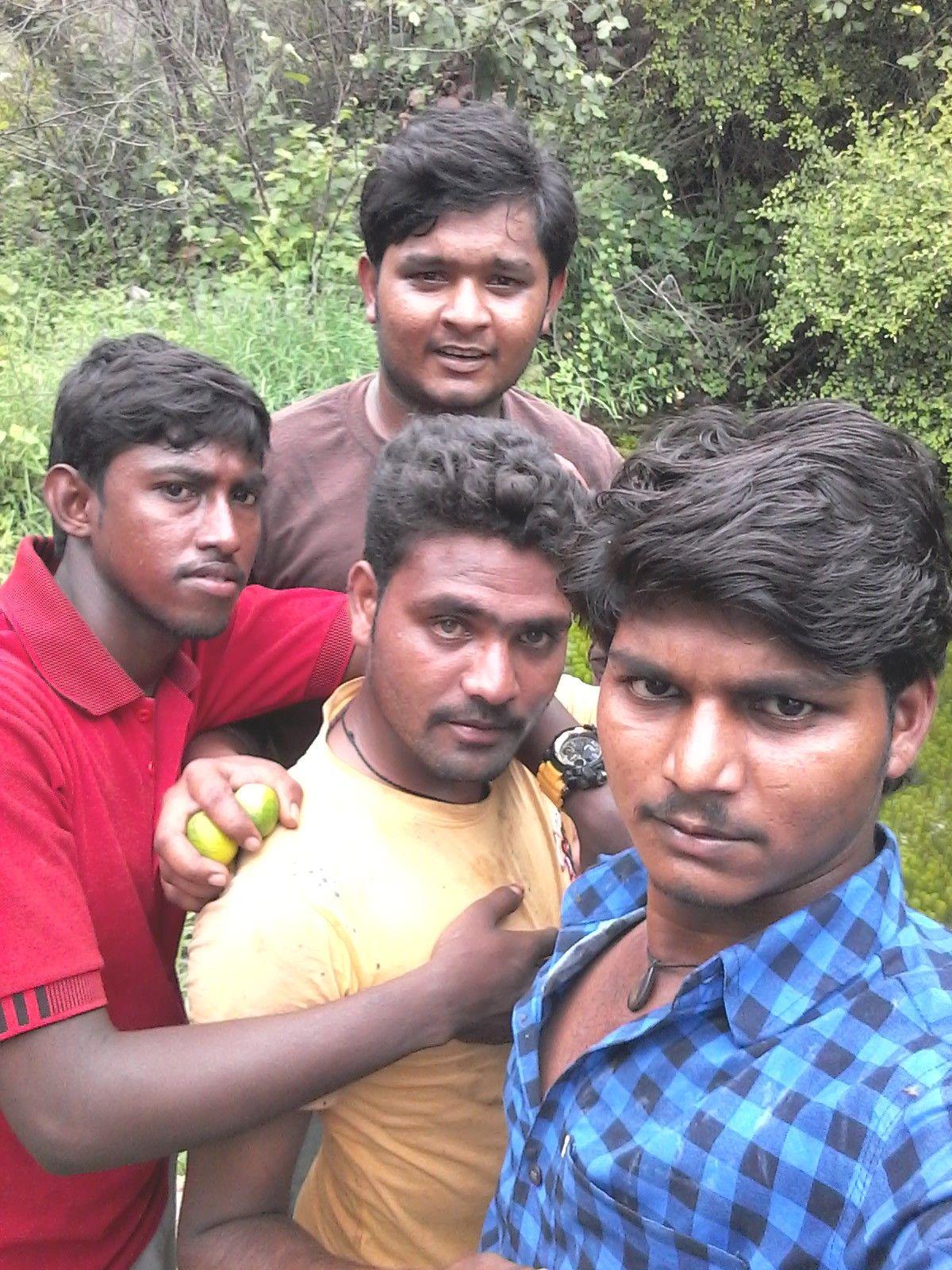 Không ai đứng yên trong khung hình