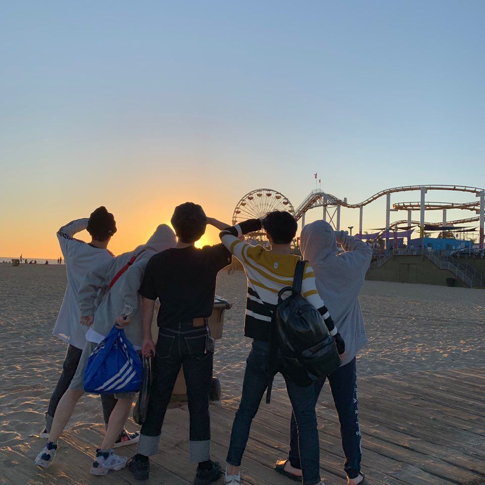 Một giây trước nghiêm túc, một giây sau lầy lội