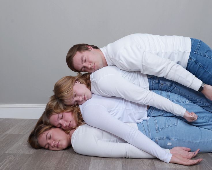 Nhóm mình tự tạo concept từ không khí