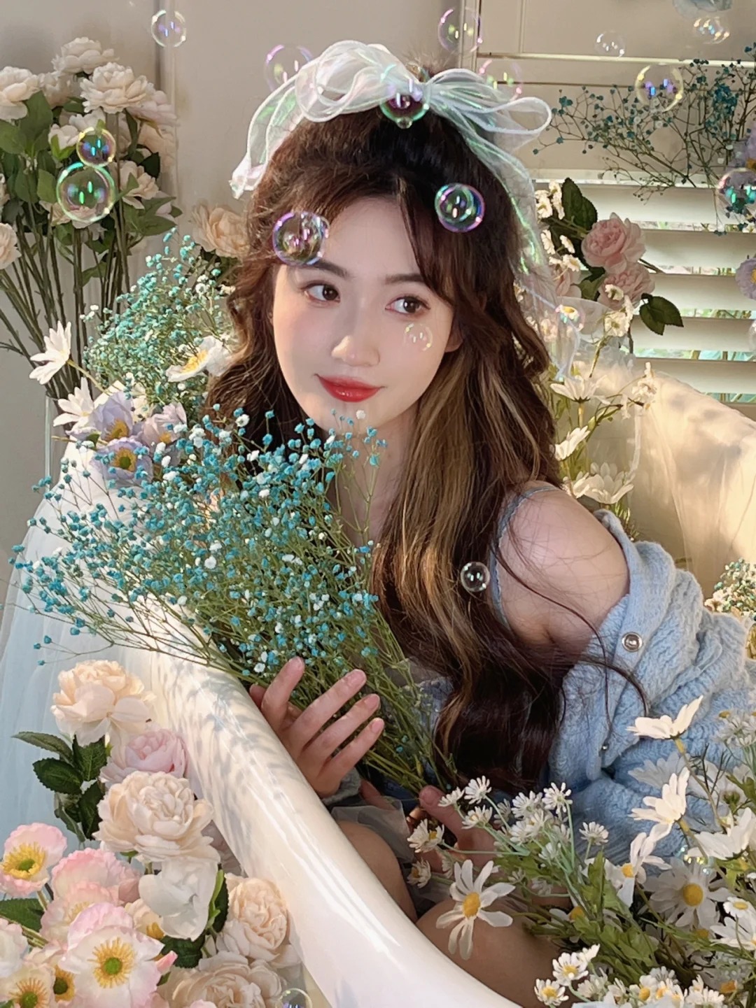 chụp ảnh với hoa