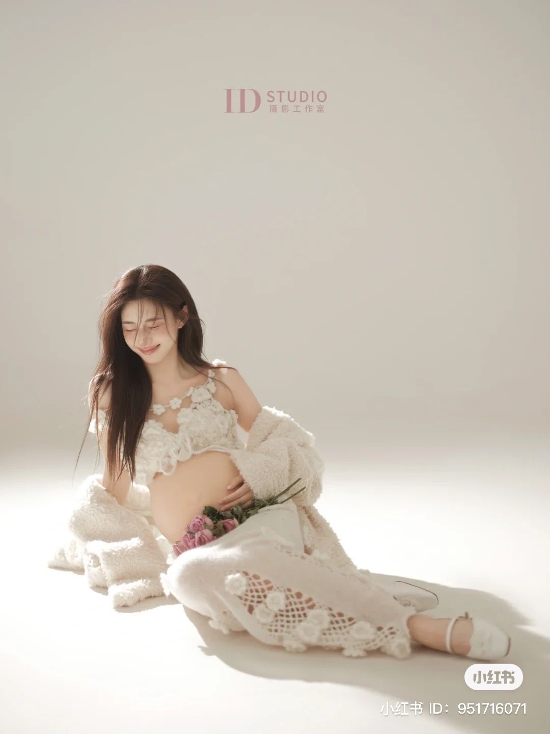 Chụp ảnh bầu hạnh phúc để ghi lại hành trình làm mẹ