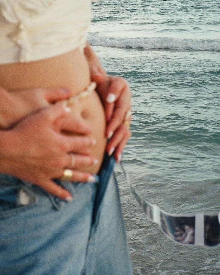 Ảnh bầu cute mang lại nụ cười vui tươi cho mẹ