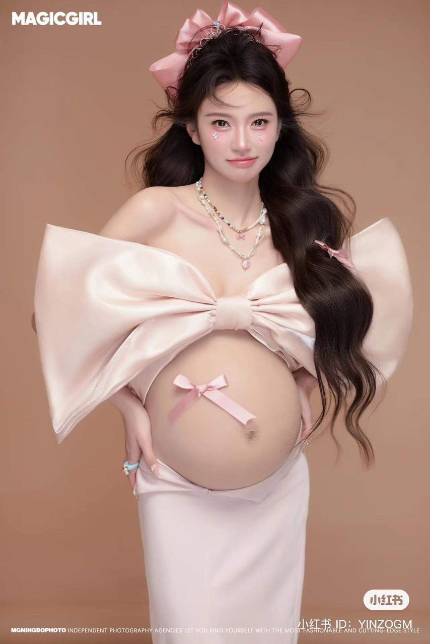 Khoảnh khắc thiêng liêng trở nên sống mãi qua ảnh bầu