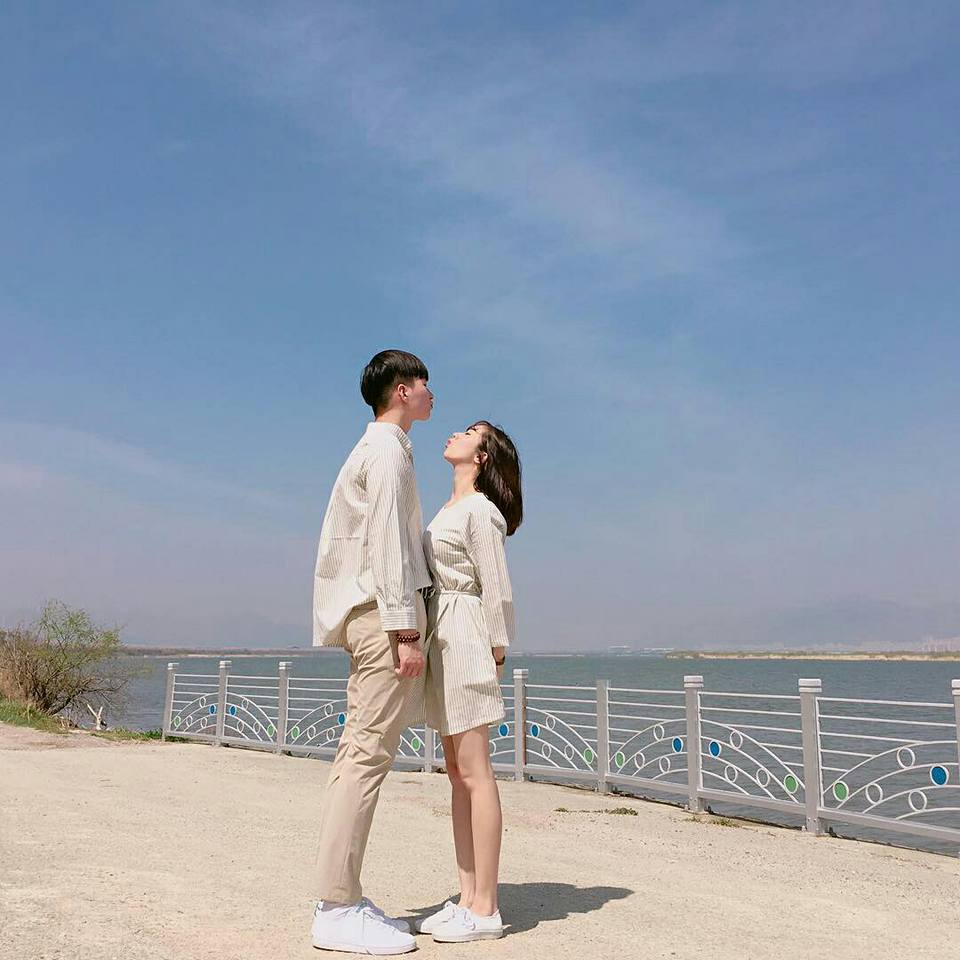 Tạo dáng giống người yêu