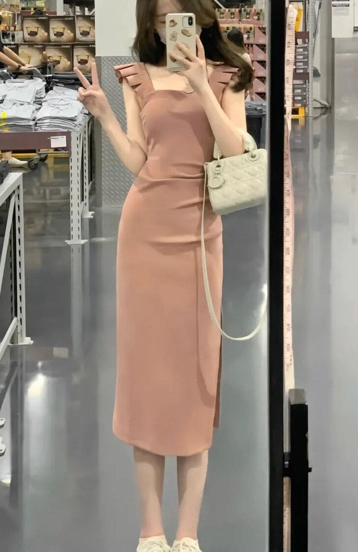 Đầm Body Cổ Vuông Ngắn Năng Động