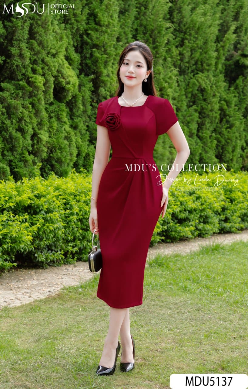 Vì Sao Đầm Body Cổ Vuông Lại Hot Đến Vậy?