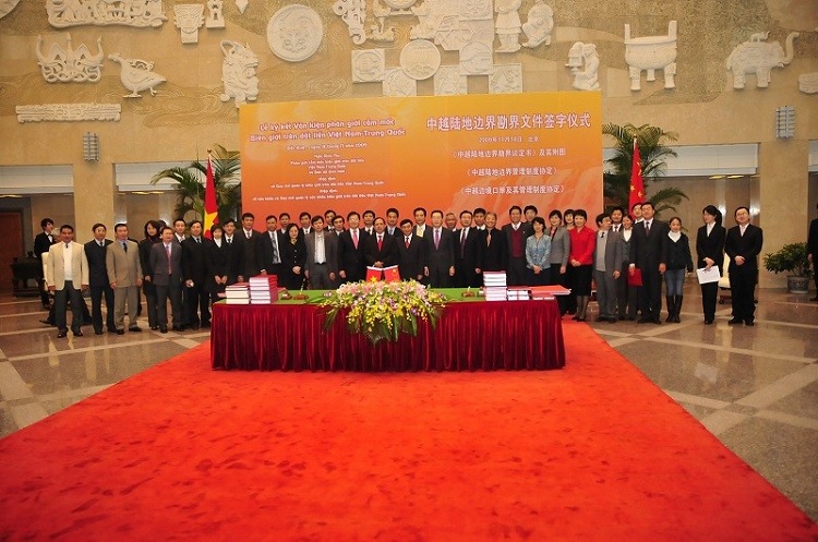 Lễ ký kết Văn kiện phân giới cắm mốc Biên giới trên đất liền Việt Nam - Trung Quốc 2009