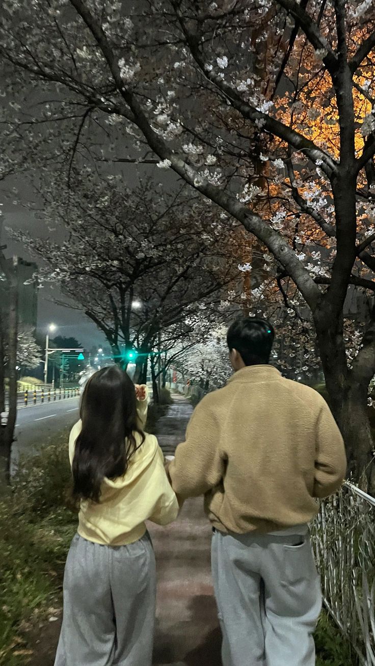 Chụp ảnh với người yêu giấu mặt