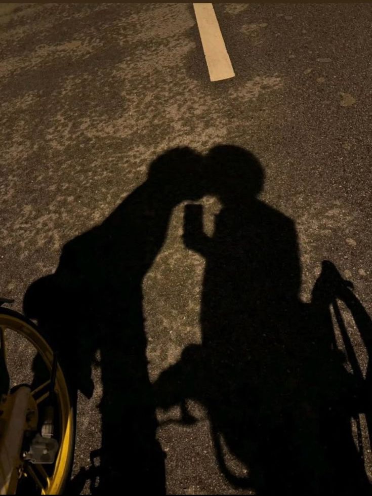 Khoảnh khắc giấu mặt vẫn thể hiện sự ngọt ngào trong tình yêu