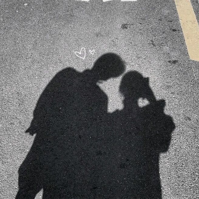 Ảnh bóng cặp đôi luôn để lại ấn tượng nghệ thuật sâu sắc