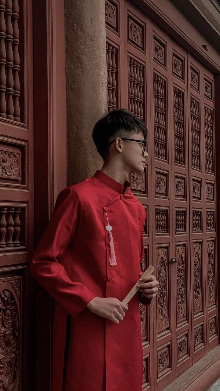 Chụp ảnh ở chùa để ghi lại phút giây an lành