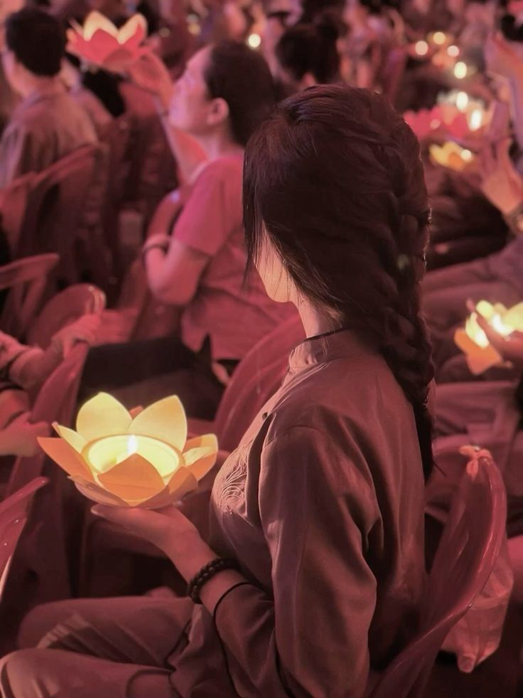 Chụp ảnh ở chùa giúp ta lưu lại phút bình yên