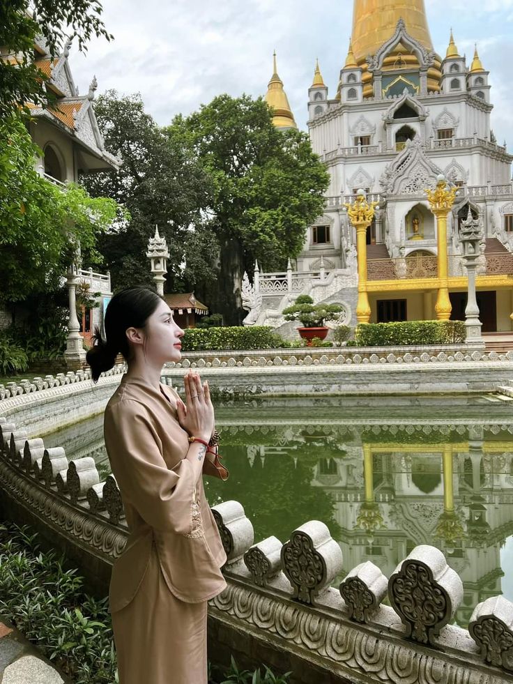 Chụp ảnh ở chùa lưu giữ vẻ đẹp cổ kính