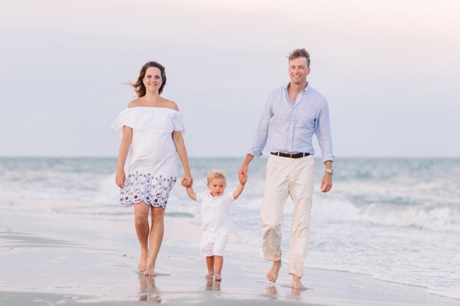 Concept chụp hình gia đình 3 người