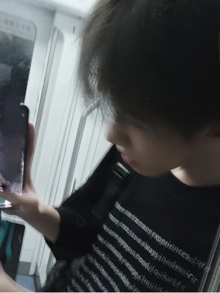 Hình ảnh trai đẹp K11 lan tỏa sự hồn nhiên và năng lượng tích cực trong sáng