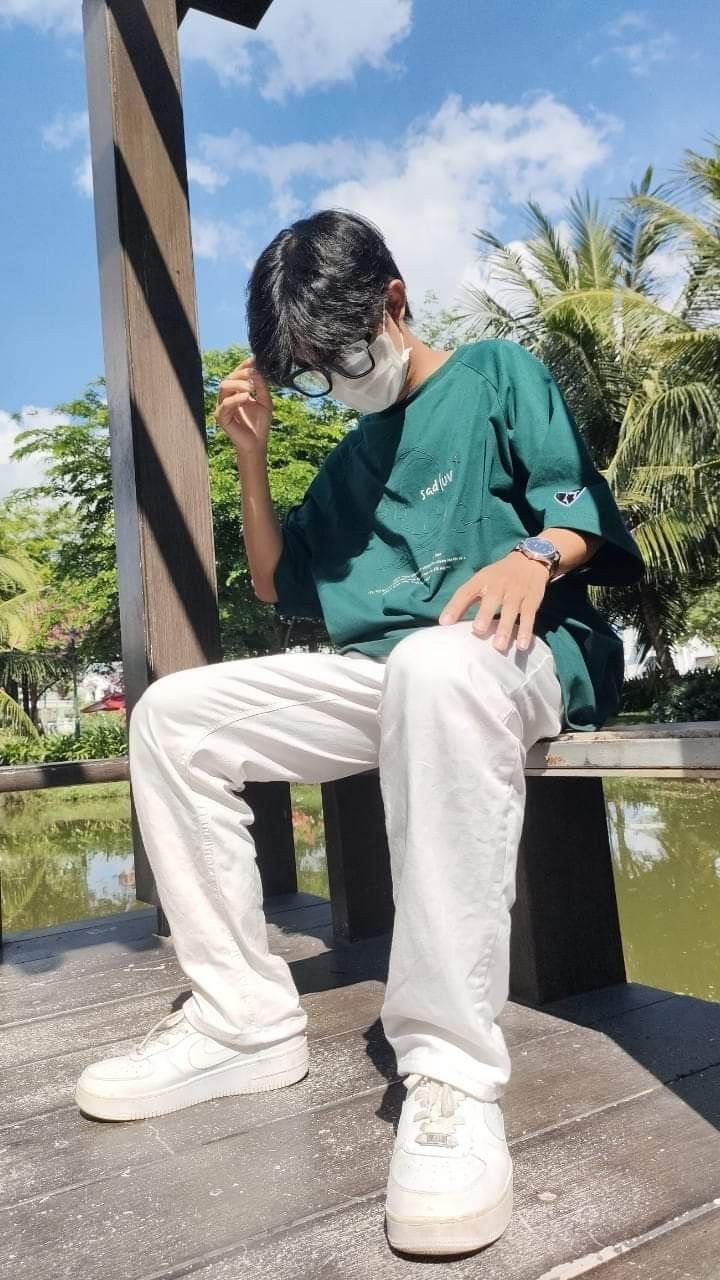 Ảnh trai đẹp 17 tuổi thường xuyên được tìm kiếm nhờ sự giản dị nhưng vẫn cuốn hút