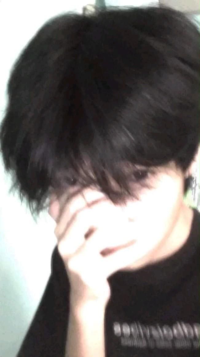 Ảnh trai đẹp 17 tuổi Việt Nam lan truyền nhanh chóng nhờ sự quan tâm từ nhiều bạn trẻ