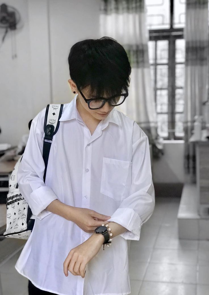 Bộ ảnh trai đẹp 17 tuổi nhận nhiều phản ứng tích cực và lan truyền nhanh chóng online