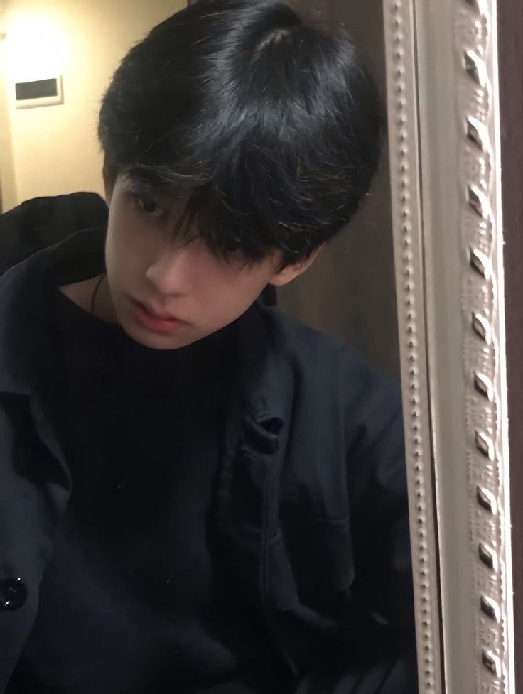 Ảnh trai 17 tuổi thường gợi cảm giác quen thuộc và dễ chịu cho người xem trên mạng