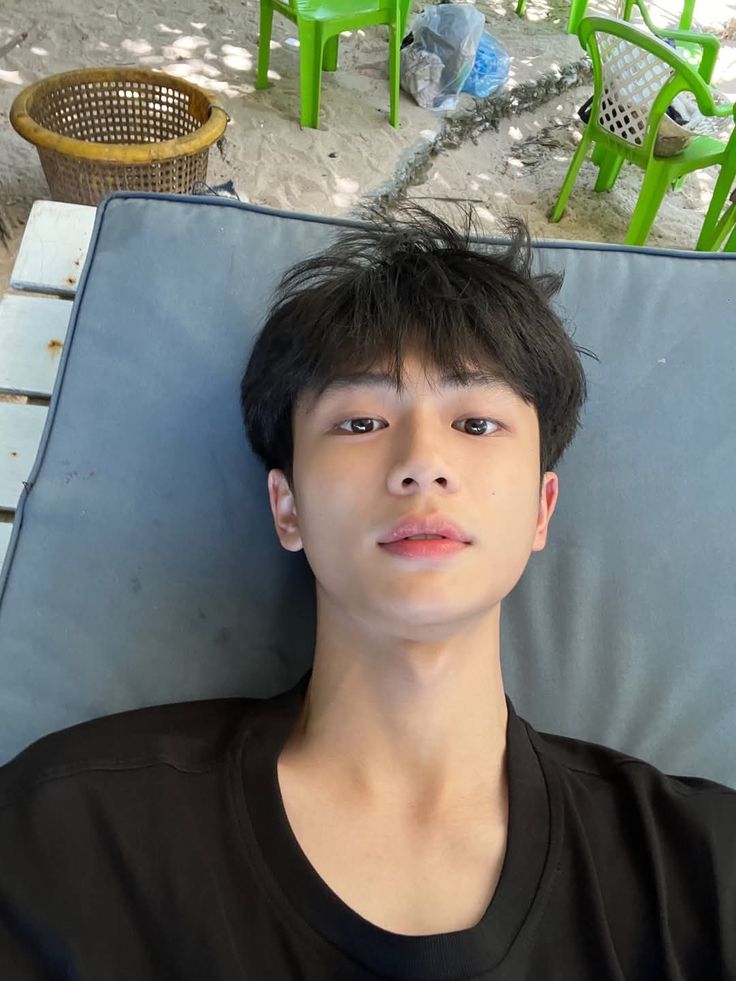 Ảnh trai đẹp 18 tuổi gợi sự trẻ trung và cuốn hút khiến nhiều người yêu thích chia sẻẢnh trai đẹp 18 tuổi gợi sự trẻ trung và cuốn hút khiến nhiều người yêu thích chia sẻ