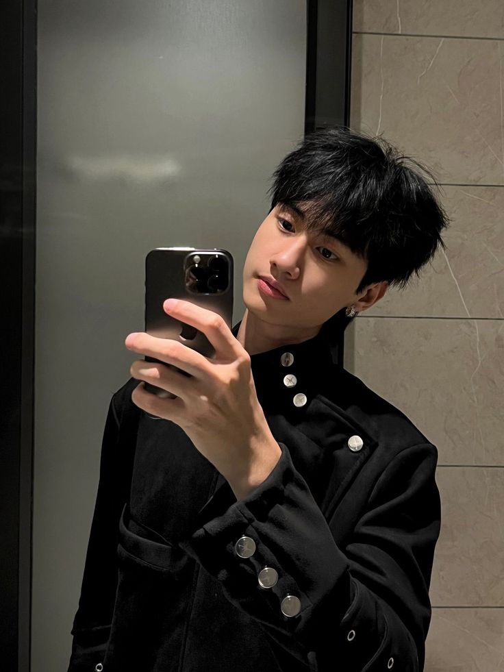 Ảnh trai đẹp 18 tuổi mang lại cảm giác thân thiện khiến ai nhìn cũng thấy dễ mến