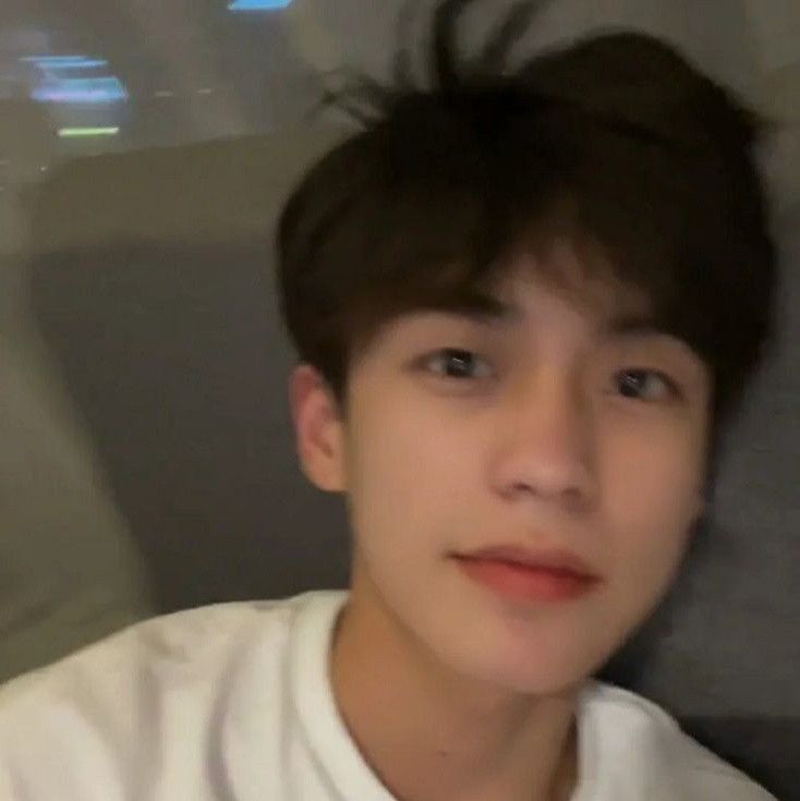 Ảnh trai đẹp 18 tuổi ngày càng phổ biến với giới trẻ và trở thành xu hướng mới mẻ