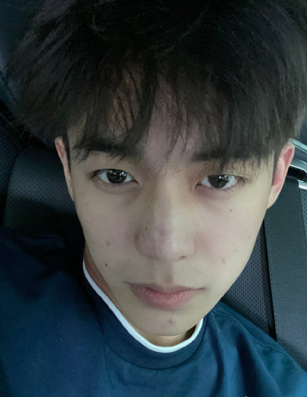 Ảnh trai đẹp 18 tuổi thường tạo cảm giác thoải mái vui vẻ cho người xem trực tuyến