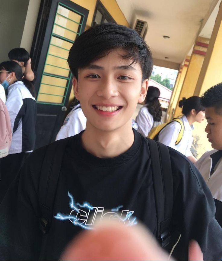 Ảnh trai đẹp 18 tuổi Việt Nam thường xuyên nhận lượt yêu thích cao từ cư dân mạng