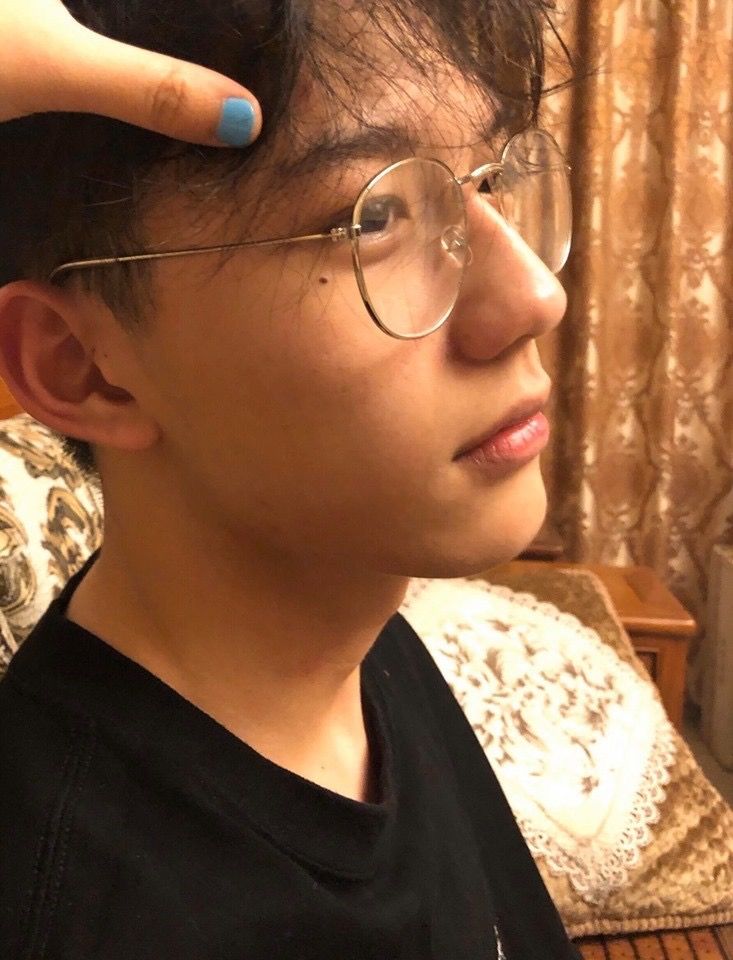 Bộ ảnh trai đẹp 18 tuổi trở thành lựa chọn phổ biến để chia sẻ trong cộng đồng trực tuyến