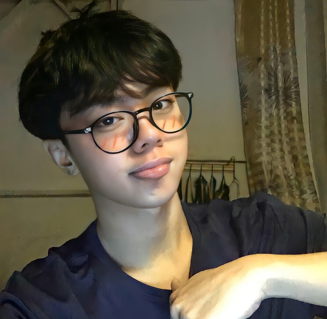 Hình ảnh trai 18 tuổi gợi nhiều sự chú ý và nhanh chóng lan truyền trên internet