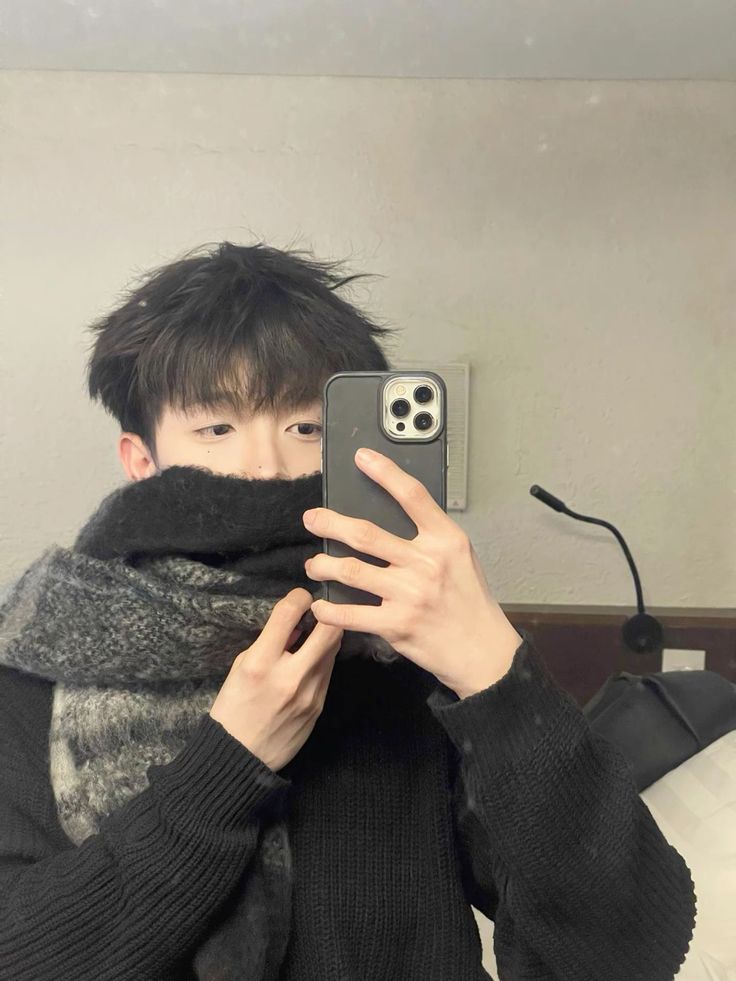 Ảnh trai 18 tuổi thường gây chú ý vì gương mặt tươi sáng và gần gũi quen thuộc