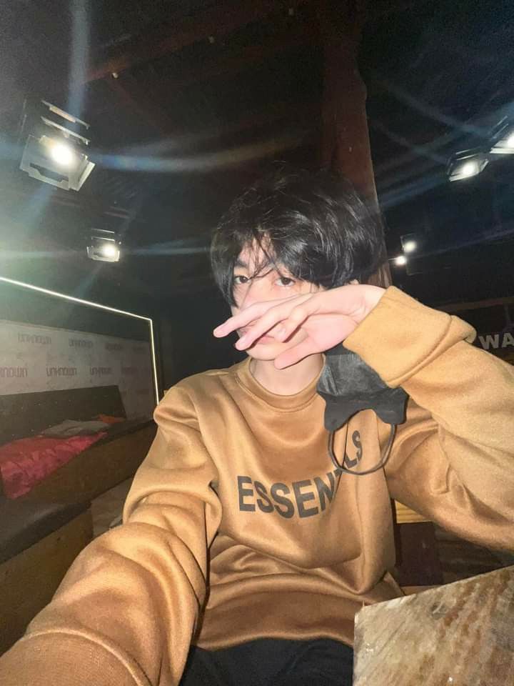 Hình ảnh trai 18 tuổi Việt Nam tạo ra sức hút riêng biệt khiến cộng đồng chú ý đặc biệt