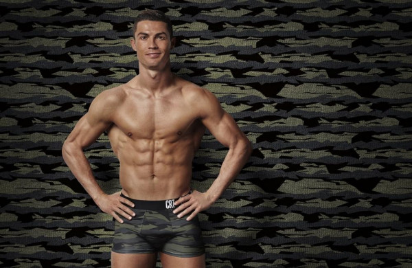 Cristiano Ronaldo - Hành trình chàng trai nghèo ốm yếu đến siêu sao có thân hình nóng bỏng bậc nhất