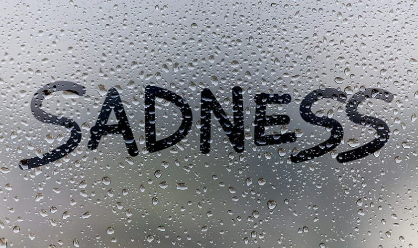 Ảnh nền buồn cho Facebook, Zalo đơn giản