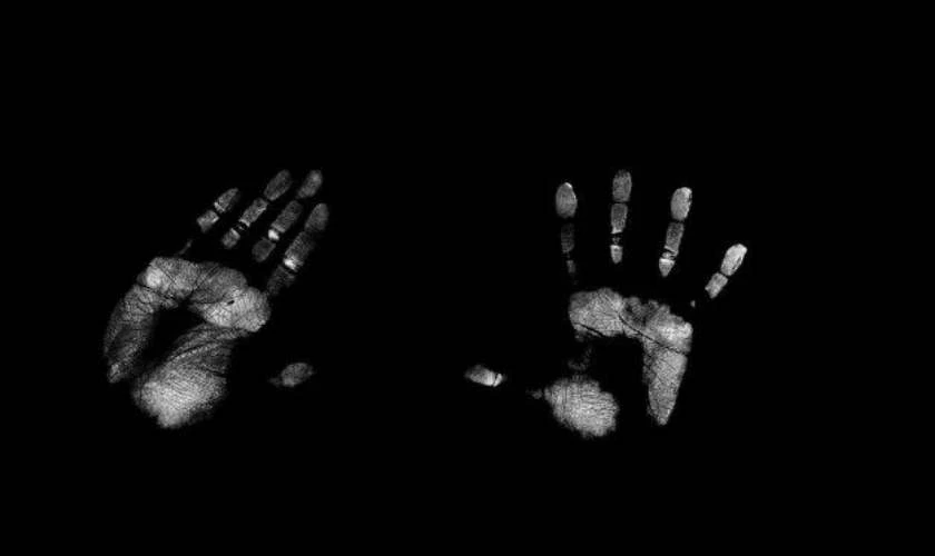 Hình ảnh đôi bàn tay