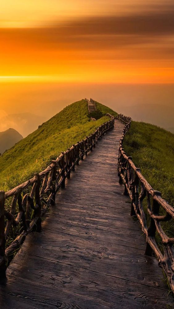 ảnh nền hoàng hôn trên núi