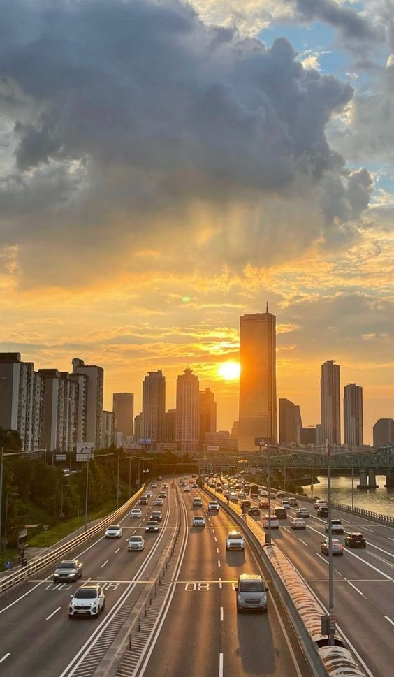 hình nền hoàng hôn trong thành phố