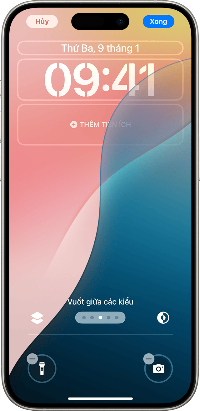 Trong iOS 18, bạn có thể thay đổi các nút điều khiển hiển thị trên Màn hình khóa khi tùy chỉnh hình nền.