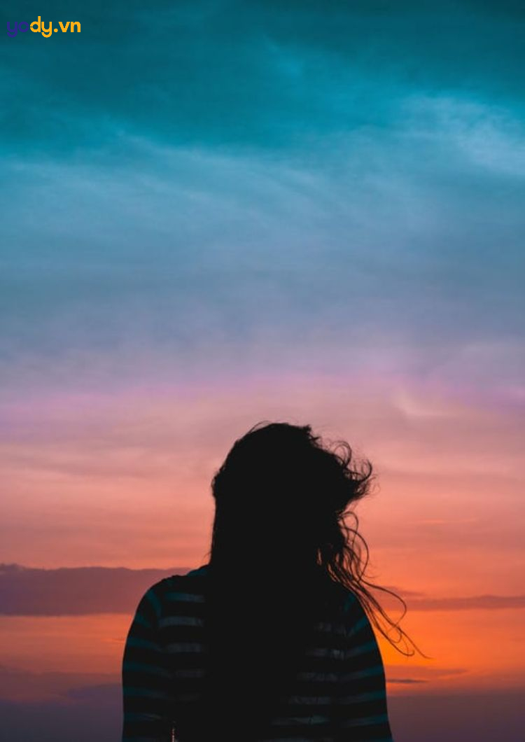 ảnh cô gái quay lưng