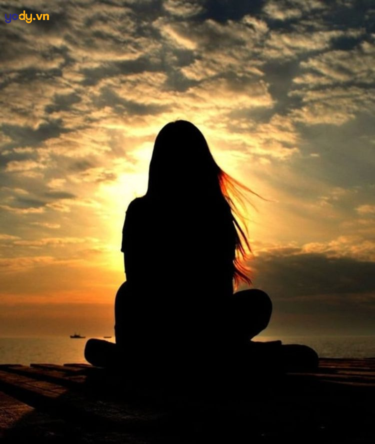 ảnh cô gái quay lưng